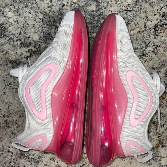 Nike Airmax 720 Athletic shoes 🌸🌺 - Picture 8 of 12